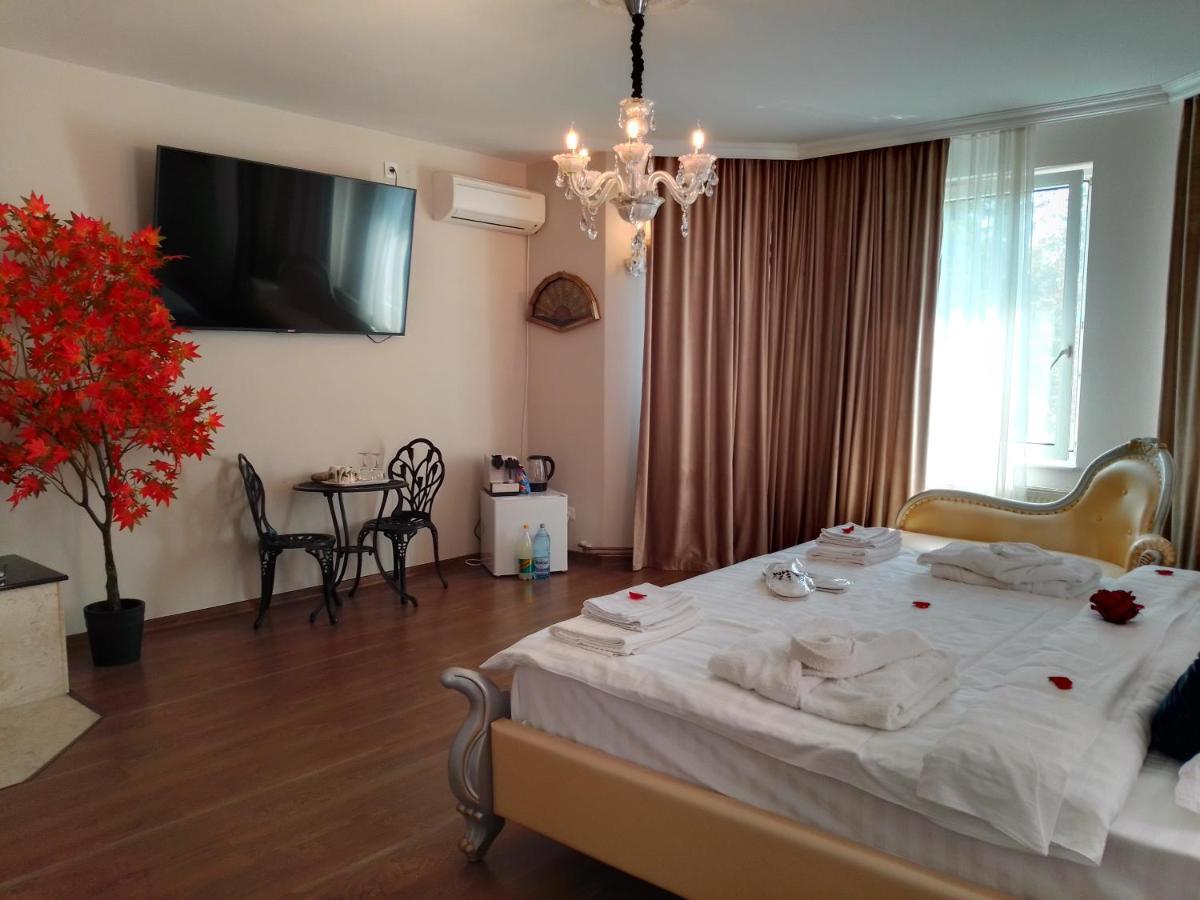 Casa Maria Roses Hotel Rîşnov Екстериор снимка