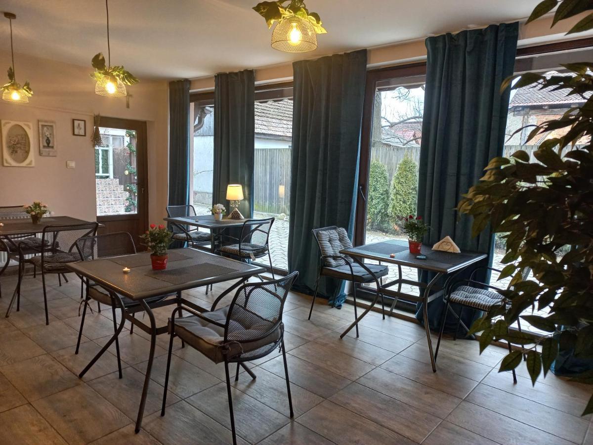 Casa Maria Roses Hotel Rîşnov Екстериор снимка