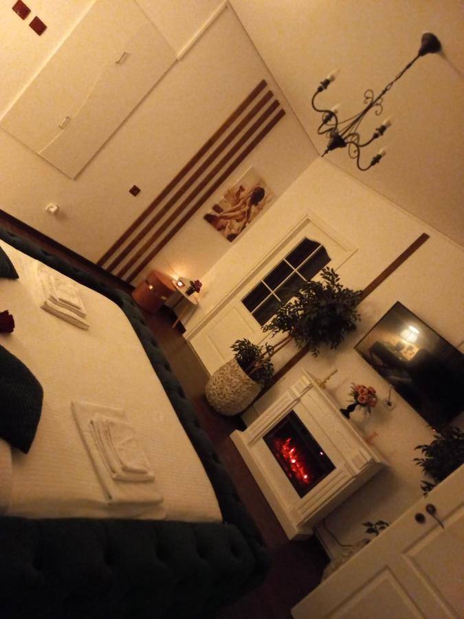 Casa Maria Roses Hotel Rîşnov Екстериор снимка